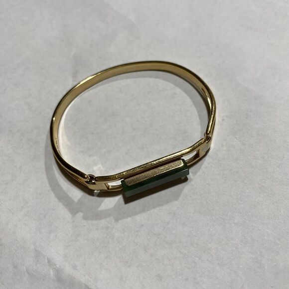 Avon Vintage 1978 Gold-Tone Green Faux Treasured Jade Bar Hinged Bracelet 2.2” - Picture 6 of 12
